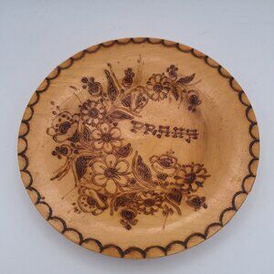 CZECH REPUBLIC HAND ENGRAVED WOODEN DECORATIVE PLATE WALL HANGING "PRAHA"